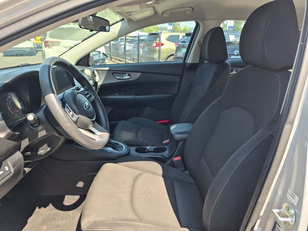 Thumbnail: 2020 Kia Forte - 10