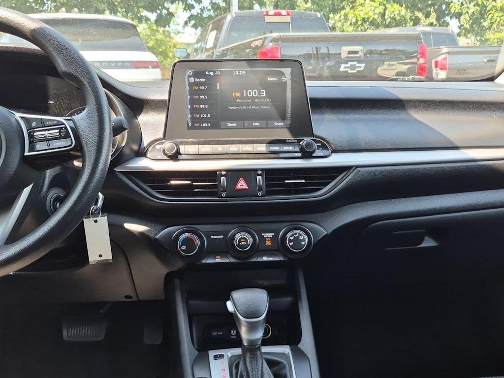 Thumbnail: 2020 Kia Forte - 32