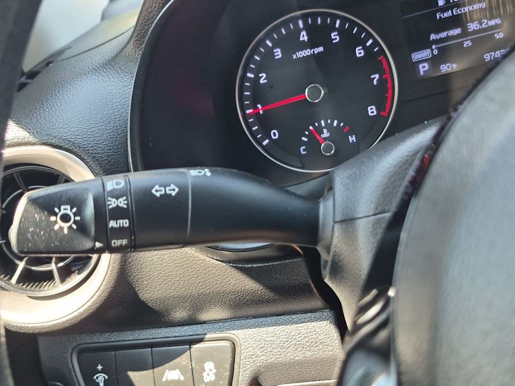 Thumbnail: 2020 Kia Forte - 31