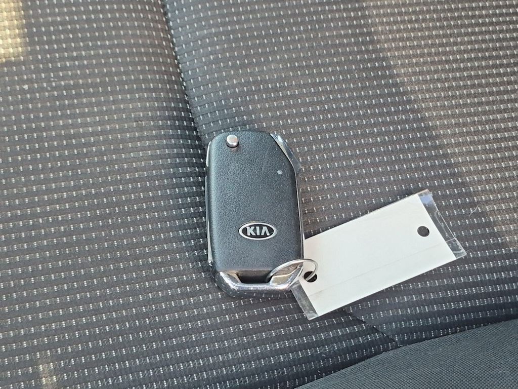 Thumbnail: 2020 Kia Forte - 19