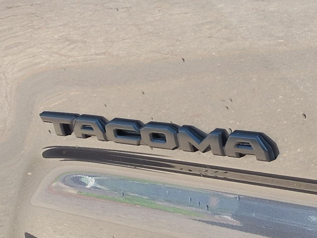 Thumbnail: 2020 Toyota Tacoma - 7