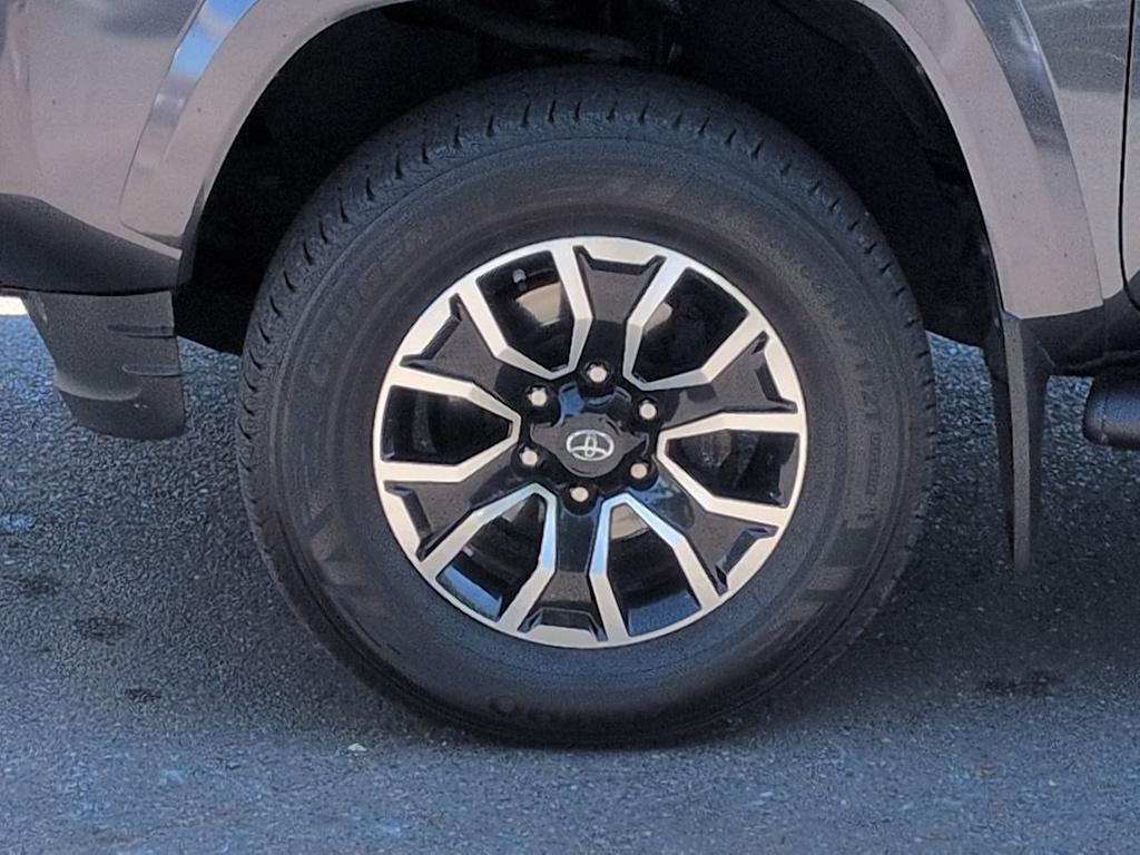 Thumbnail: 2020 Toyota Tacoma - 8