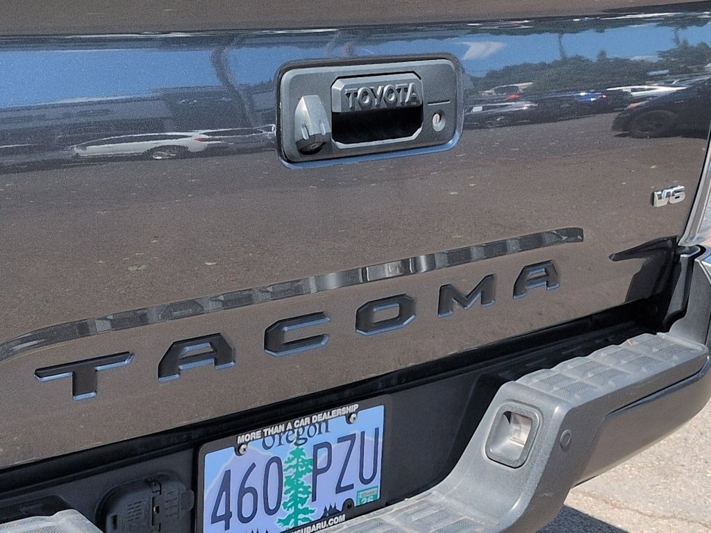 Thumbnail: 2021 Toyota Tacoma - 7