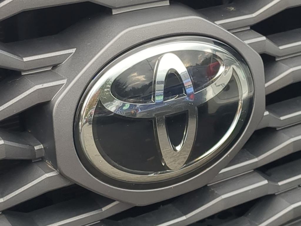 Thumbnail: 2021 Toyota Tacoma - 6