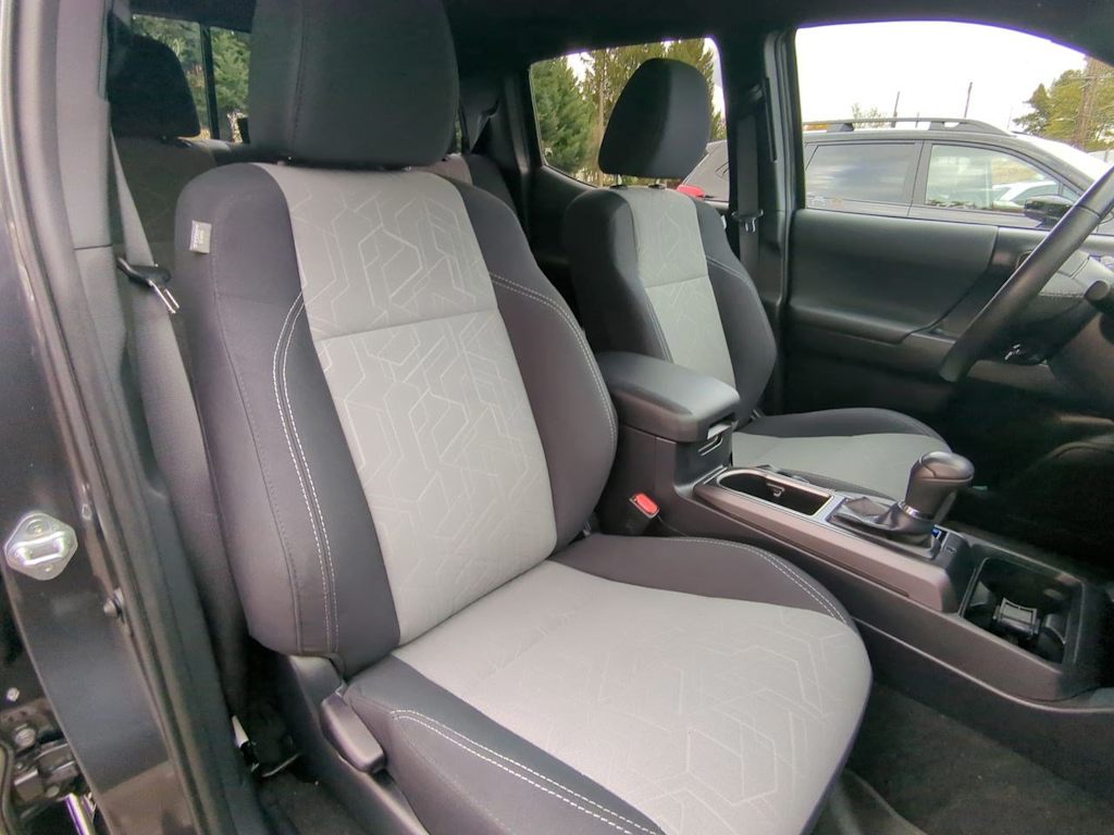 Thumbnail: 2021 Toyota Tacoma - 11