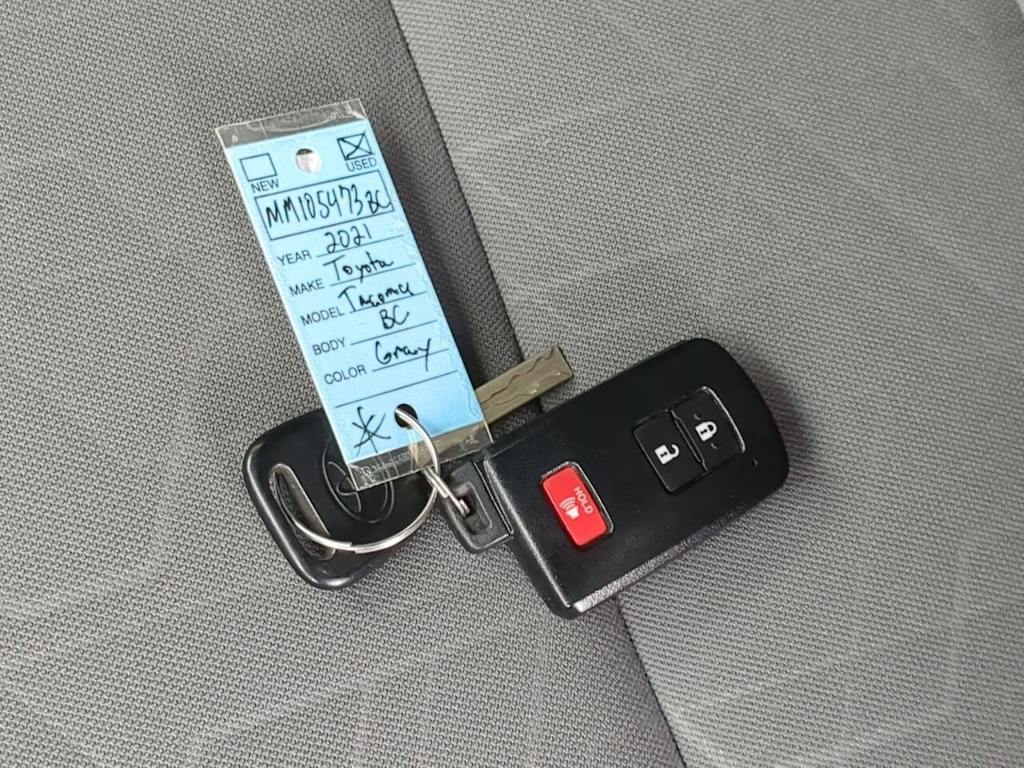 Thumbnail: 2021 Toyota Tacoma - 18