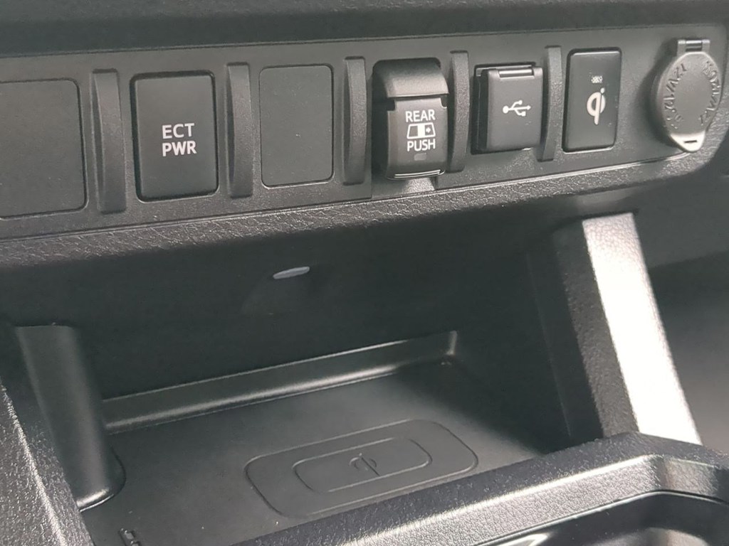 Thumbnail: 2021 Toyota Tacoma - 31