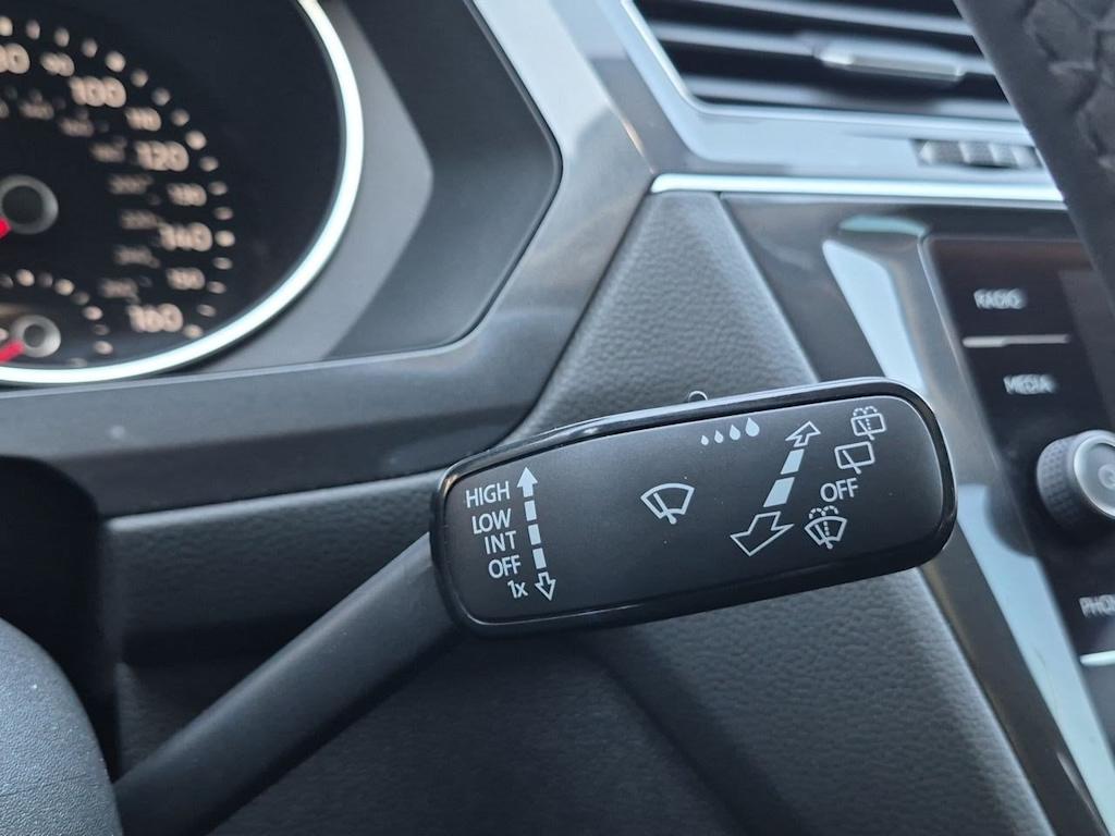 Thumbnail: 2020 Volkswagen Tiguan - 30