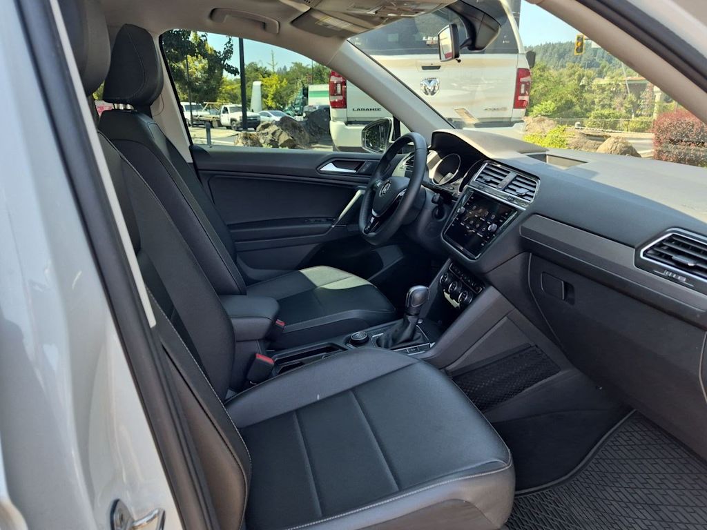 Thumbnail: 2020 Volkswagen Tiguan - 11