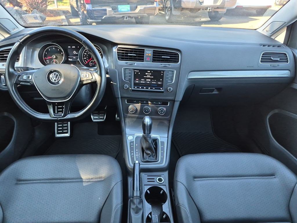 Thumbnail: 2017 Volkswagen Golf - 9