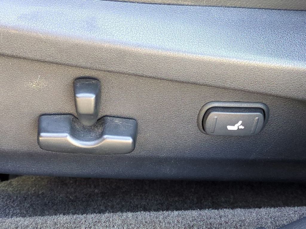 Thumbnail: 2011 Subaru Outback - 27