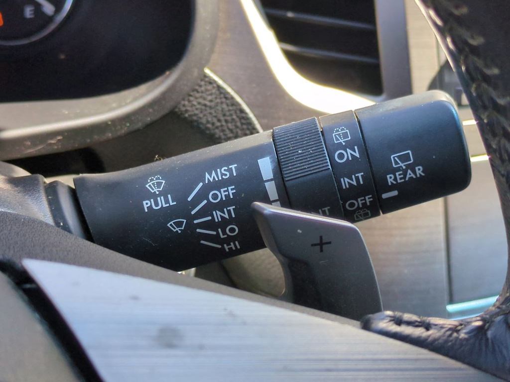 Thumbnail: 2011 Subaru Outback - 33