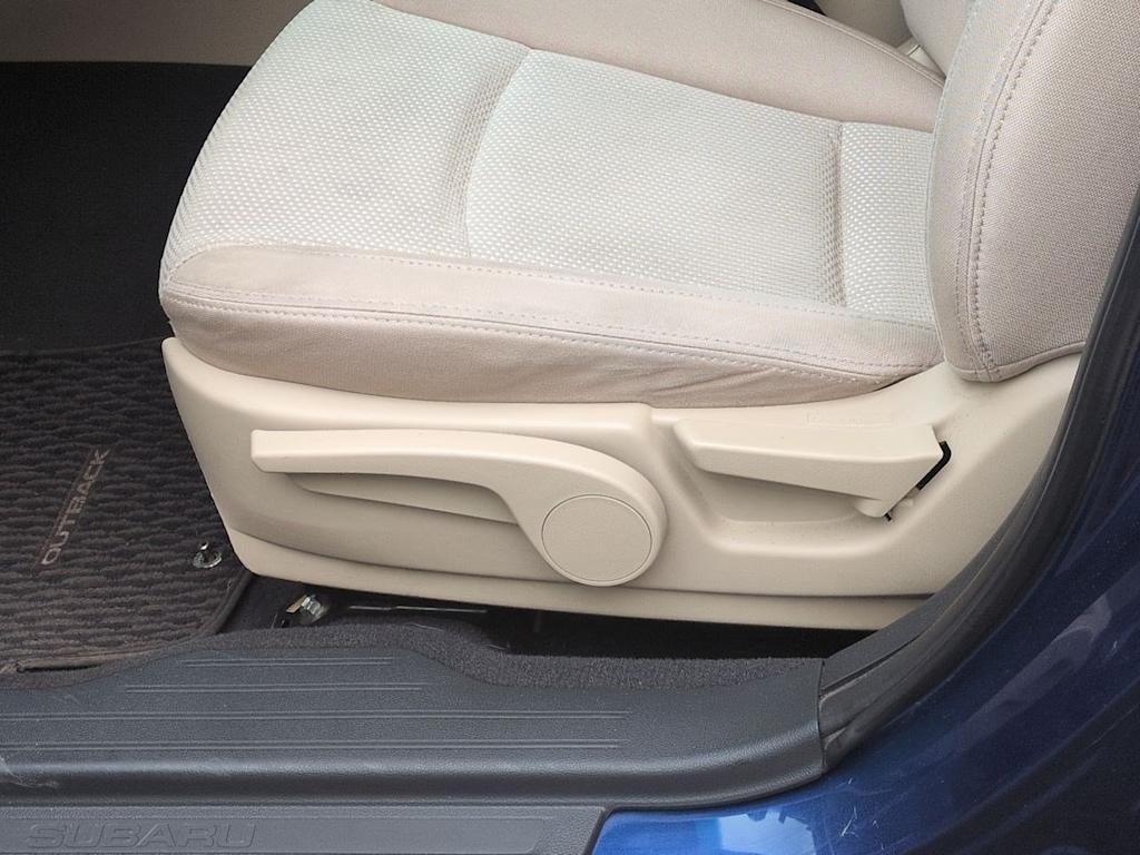 Thumbnail: 2015 Subaru Outback - 25