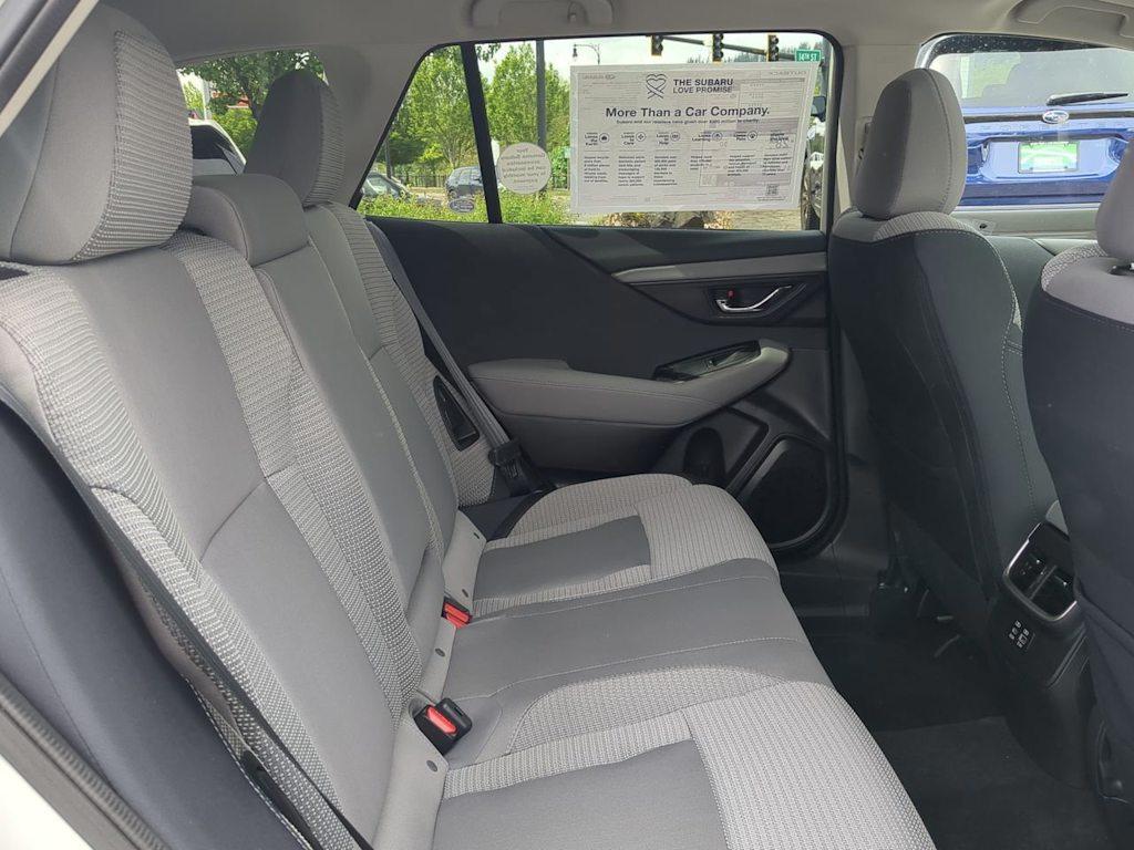 2025 Subaru Outback Premium 39