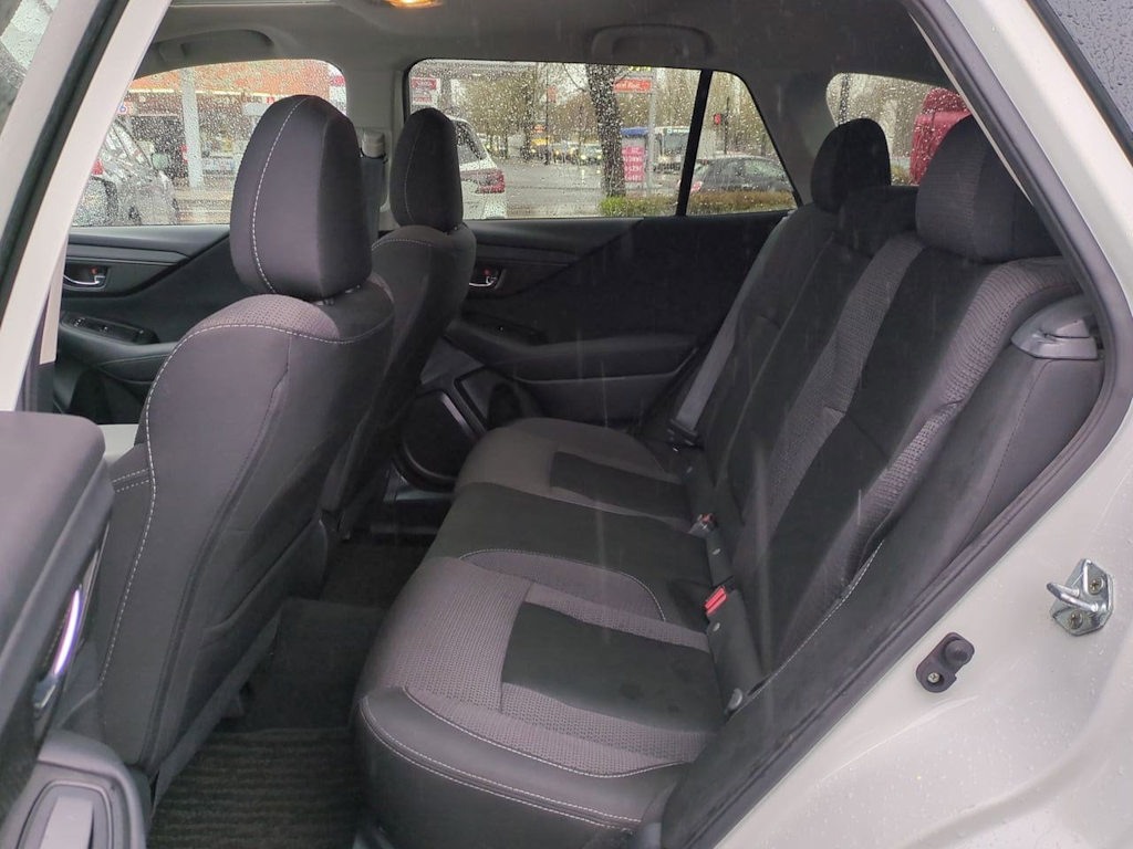 2022 Subaru Outback Premium 28