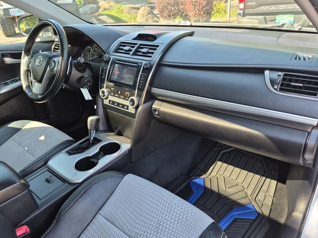 Thumbnail: 2012 Toyota Camry - 13