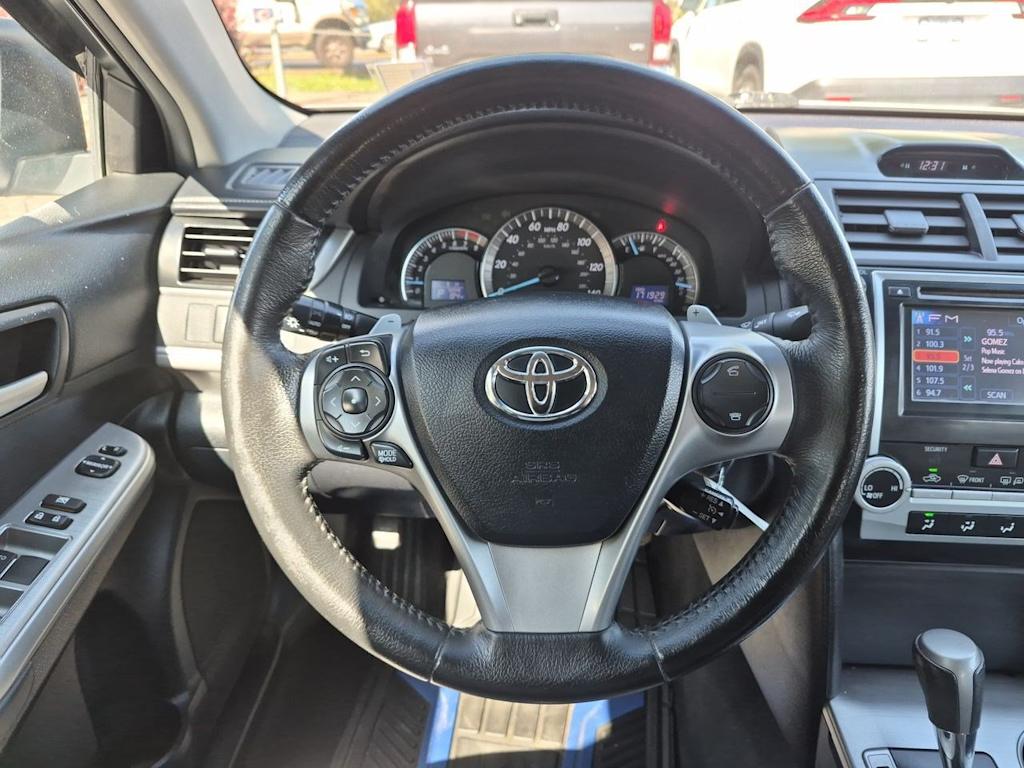 Thumbnail: 2012 Toyota Camry - 14