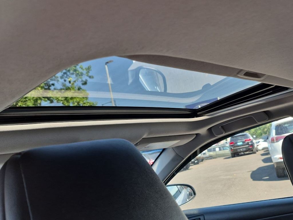 Thumbnail: 2012 Toyota Camry - 28