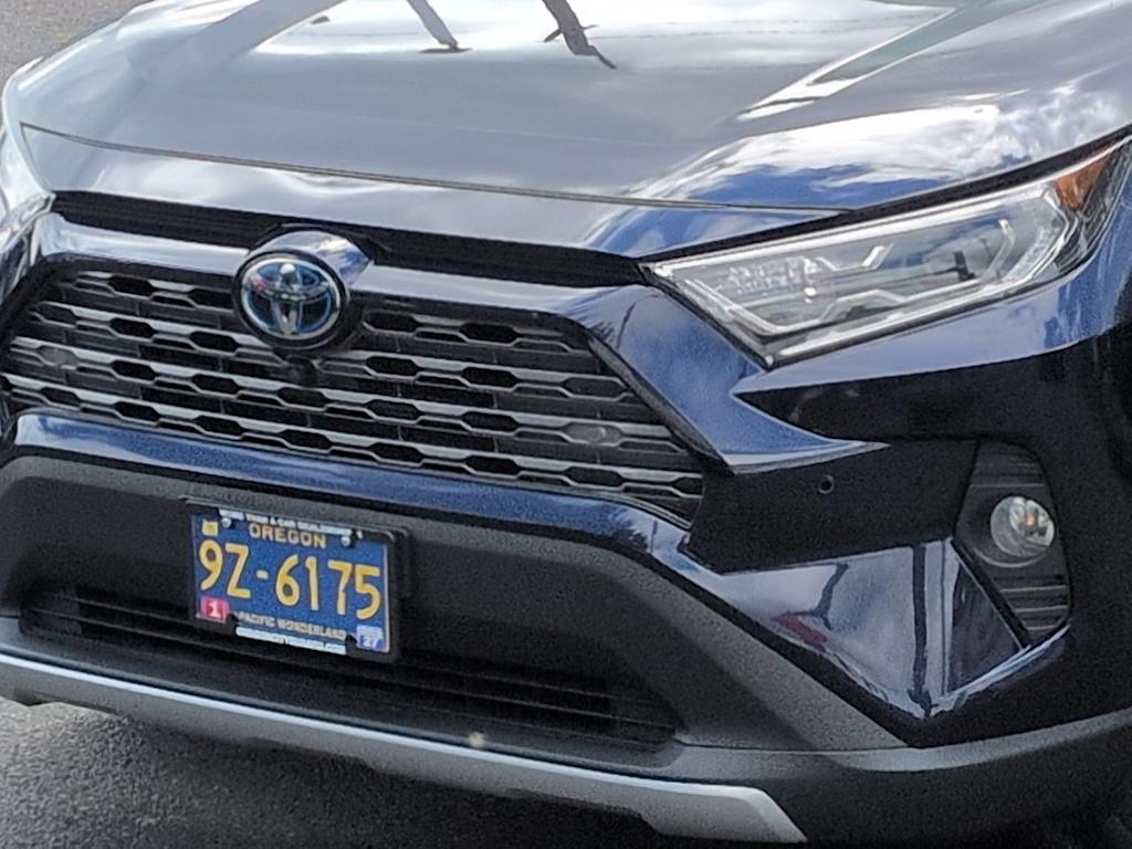 Thumbnail: 2021 Toyota RAV4 - 24