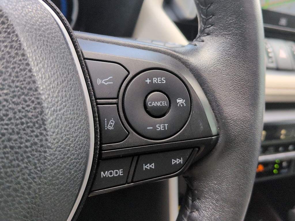 Thumbnail: 2021 Toyota RAV4 - 31