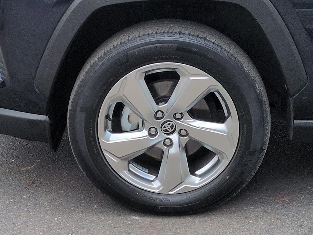 Thumbnail: 2021 Toyota RAV4 - 7