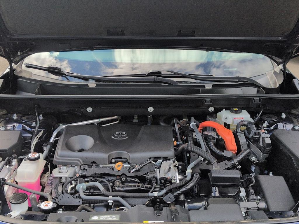 Thumbnail: 2021 Toyota RAV4 - 8