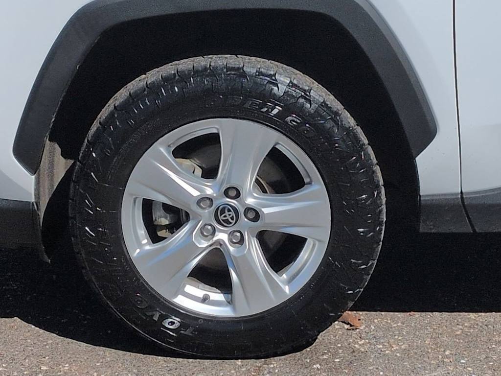 Thumbnail: 2021 Toyota RAV4 - 8