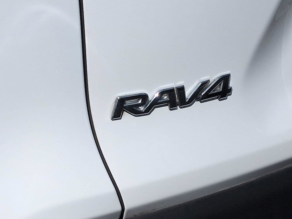Thumbnail: 2021 Toyota RAV4 - 25