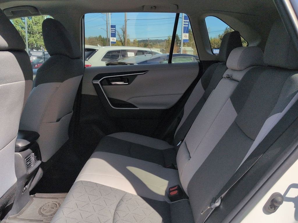 Thumbnail: 2021 Toyota RAV4 - 28