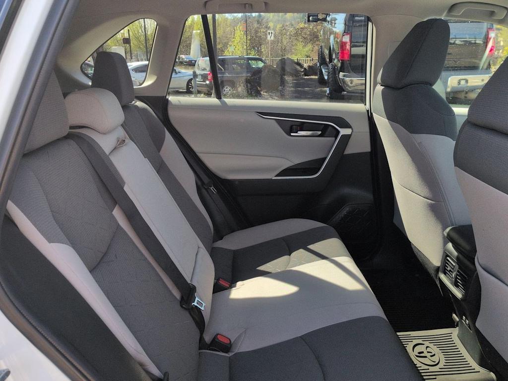 Thumbnail: 2021 Toyota RAV4 - 29