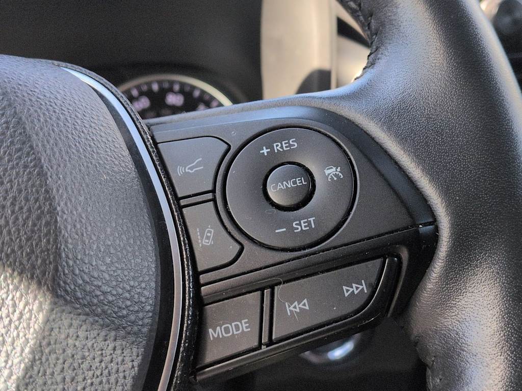 Thumbnail: 2021 Toyota RAV4 - 31