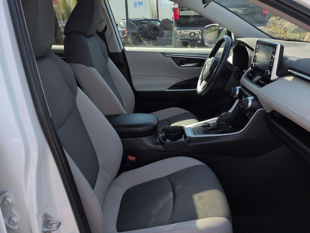 Thumbnail: 2021 Toyota RAV4 - 11