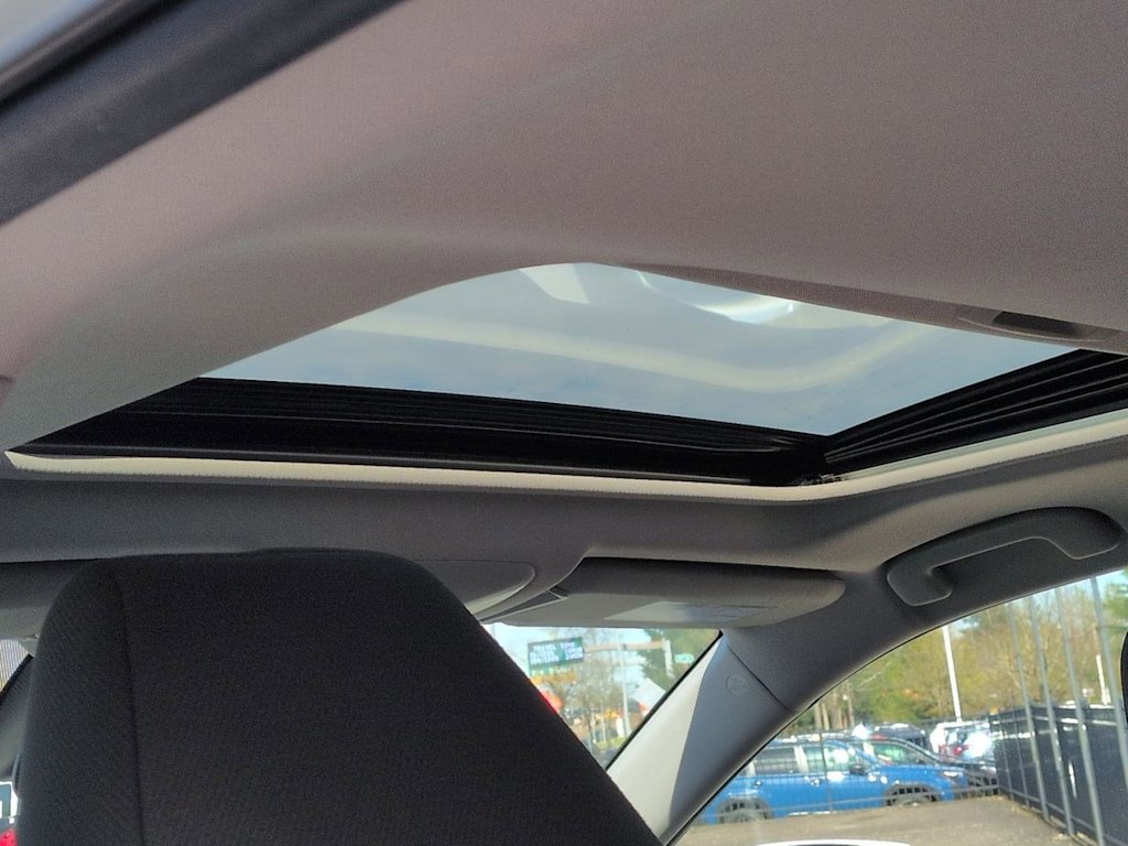 Thumbnail: 2021 Toyota RAV4 - 27