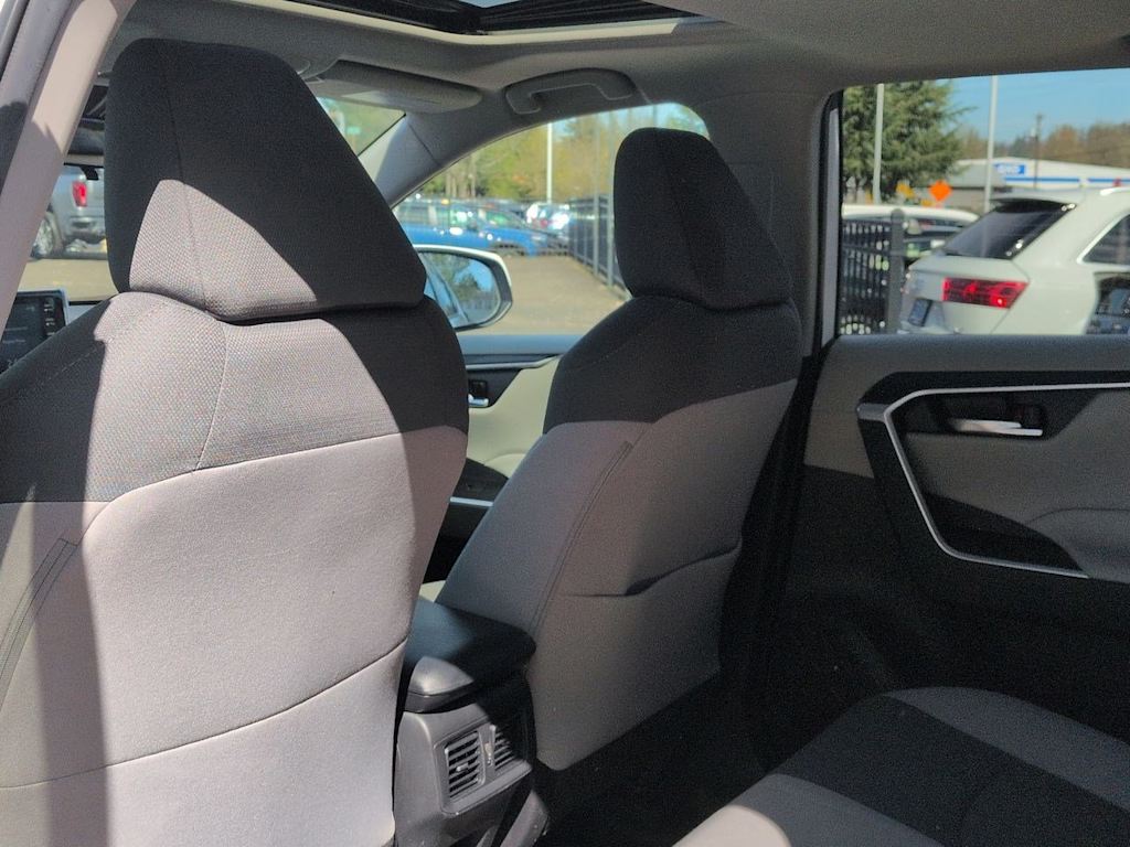 Thumbnail: 2021 Toyota RAV4 - 12