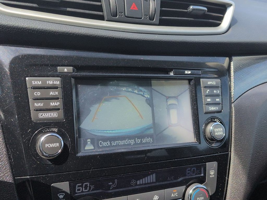Thumbnail: 2015 Nissan Rogue - 33