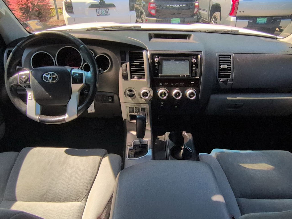 Thumbnail: 2015 Toyota Sequoia - 9