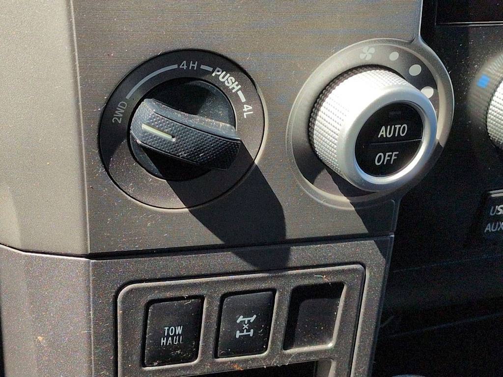 Thumbnail: 2015 Toyota Sequoia - 36