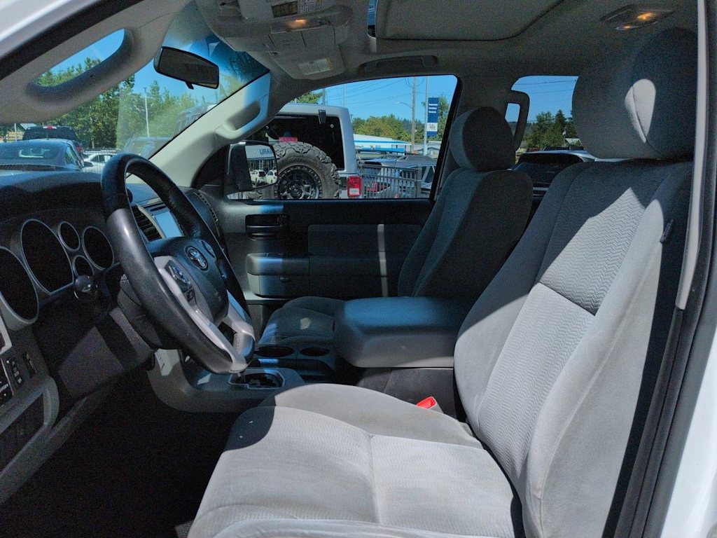 Thumbnail: 2015 Toyota Sequoia - 10