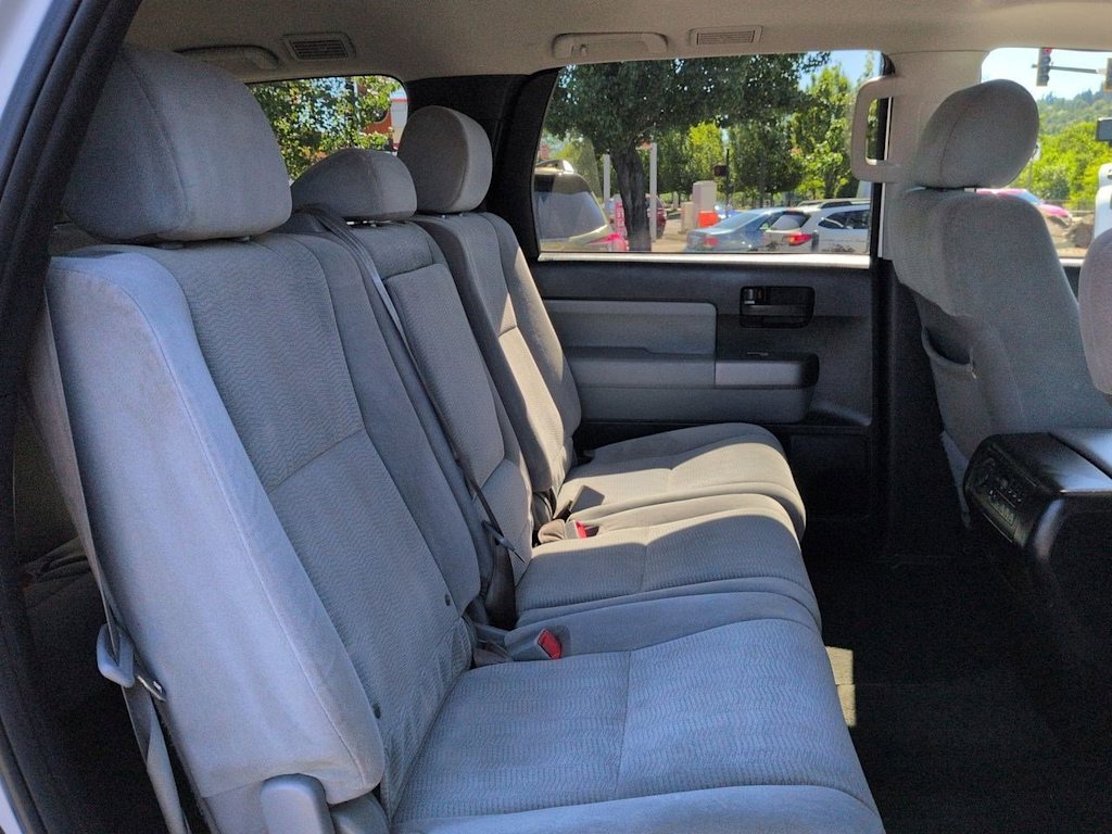 Thumbnail: 2015 Toyota Sequoia - 29