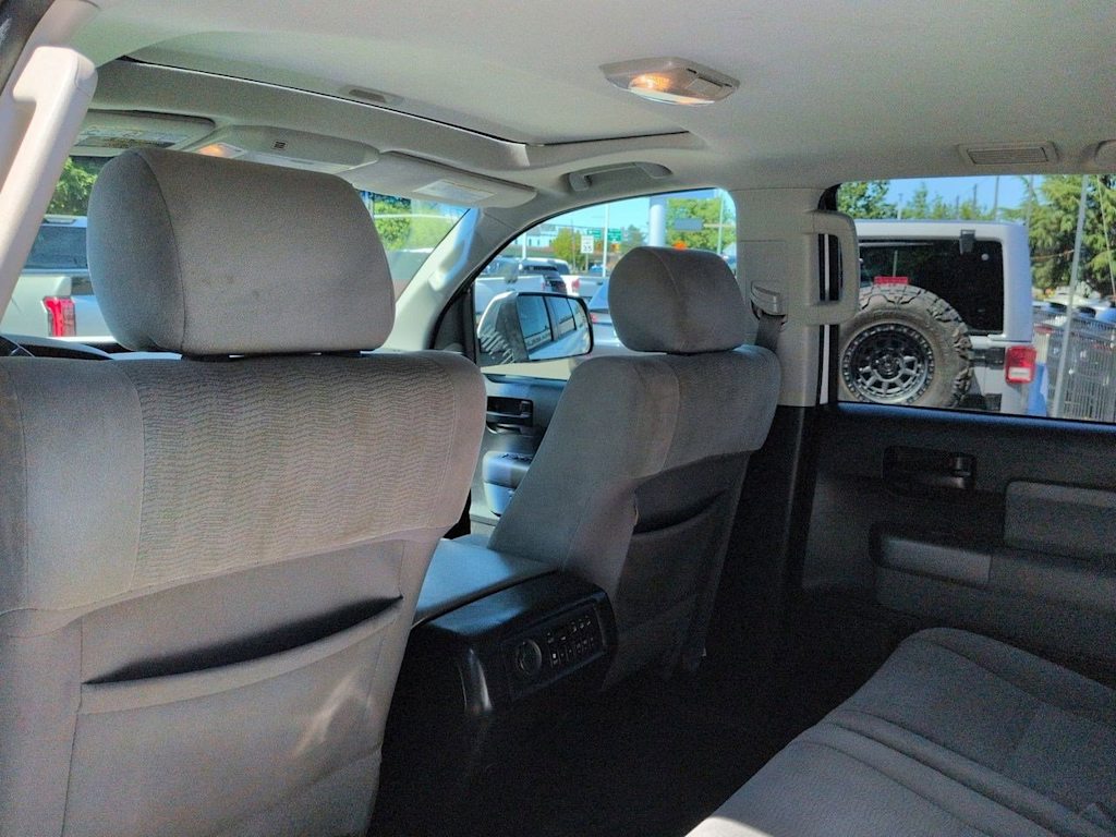 Thumbnail: 2015 Toyota Sequoia - 27