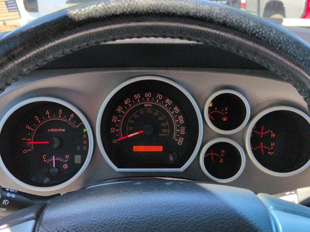 Thumbnail: 2015 Toyota Sequoia - 16