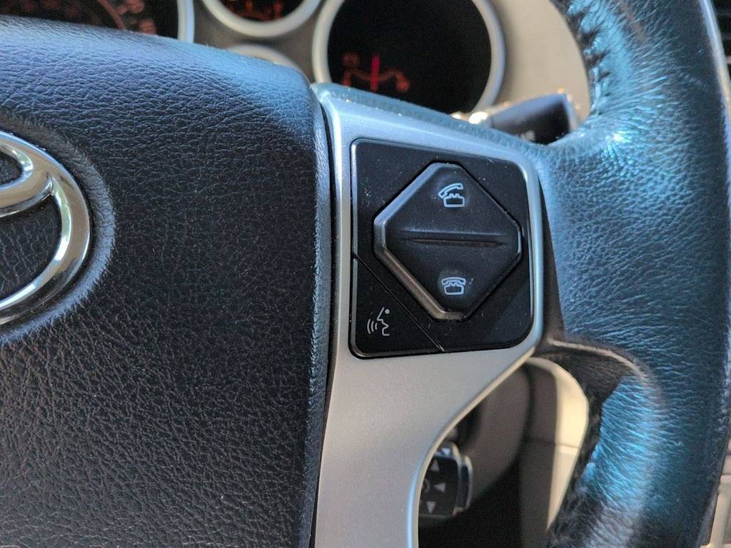 Thumbnail: 2015 Toyota Sequoia - 31