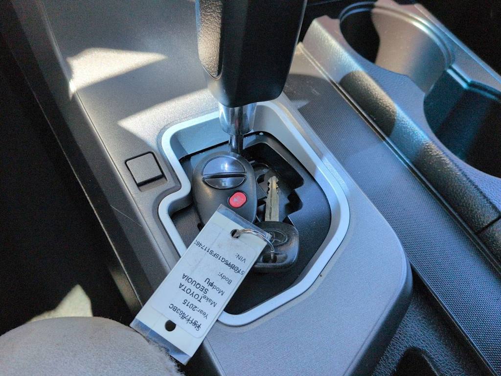 Thumbnail: 2015 Toyota Sequoia - 18