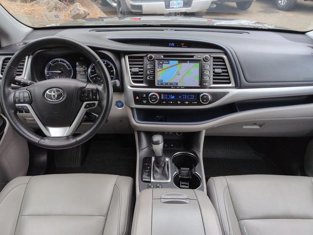 Thumbnail: 2017 Toyota Highlander - 10