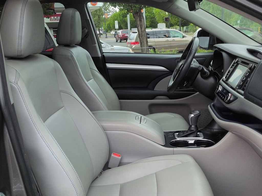 Thumbnail: 2017 Toyota Highlander - 12