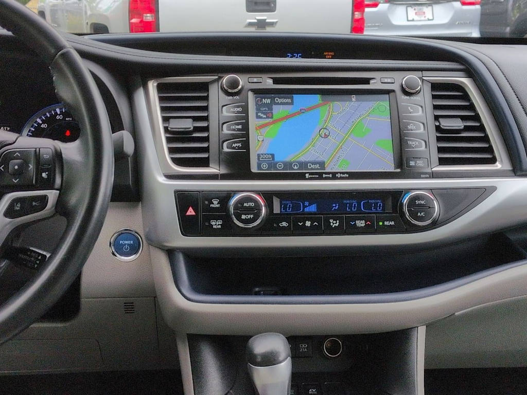 Thumbnail: 2017 Toyota Highlander - 15