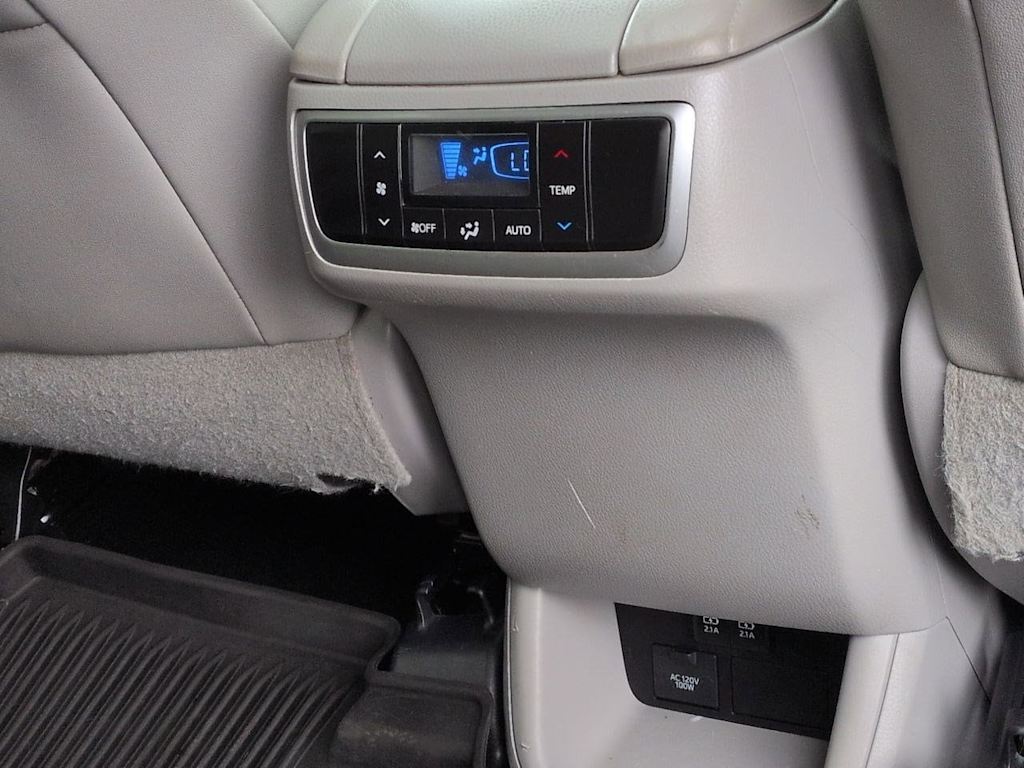 Thumbnail: 2017 Toyota Highlander - 31