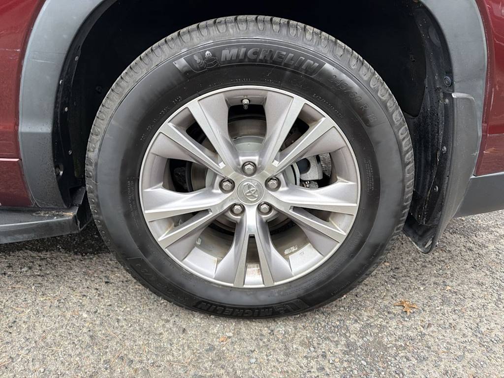 Thumbnail: 2015 Toyota Highlander - 8