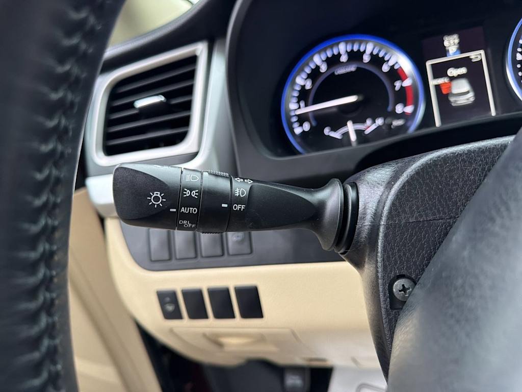 Thumbnail: 2015 Toyota Highlander - 42