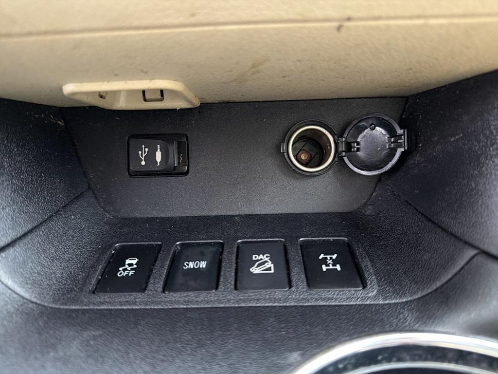 Thumbnail: 2015 Toyota Highlander - 46